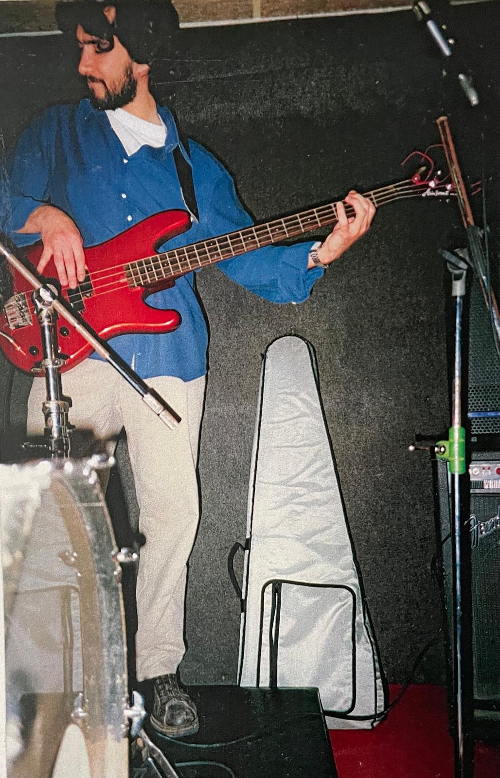 Andrea, un grande di Vitinia — membro fondatore, chitarra